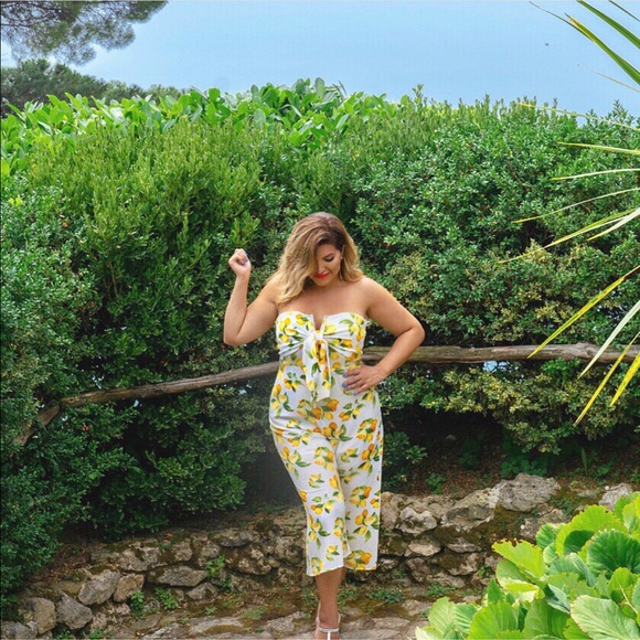 BLOGGERS FAV GORGEOUS NWT SOCIALITE Lemon Jumpsuit - Picture 10 of 11
